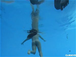 Swimming bare with sexy eurobabes